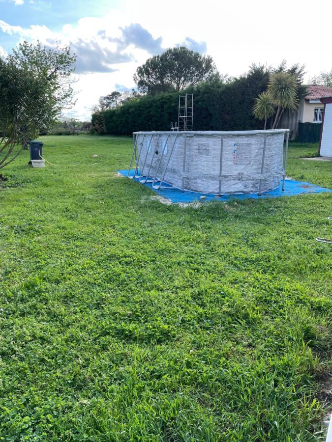32 Parc Des Sports Chez Catherve Saint-Medard-de-Guizieres Bagian luar foto